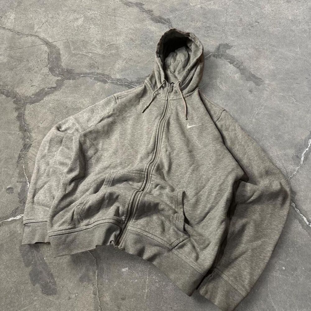 Nike Men's Grey Hoodie